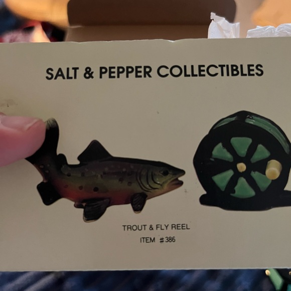 Five and Dime New in Box Vintage Salt and Pepper Collectibles Trout & Fly Reel - Picture 2 of 9